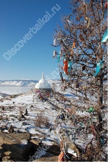 Буддийская ступа на острове Огой, озеро Байкал, зима 2010